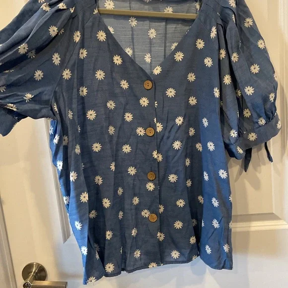 LC Lauren Conrad Blue Floral Blouse - Picture 5 of 5